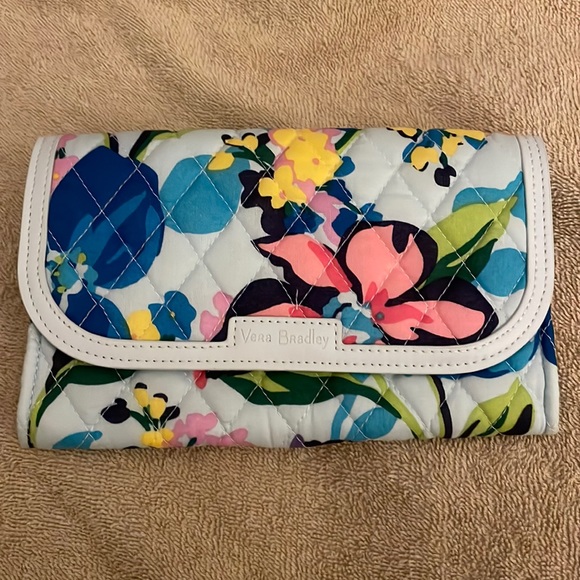 Vera Bradley Trimmed Wristlet NWT - Picture 2 of 12